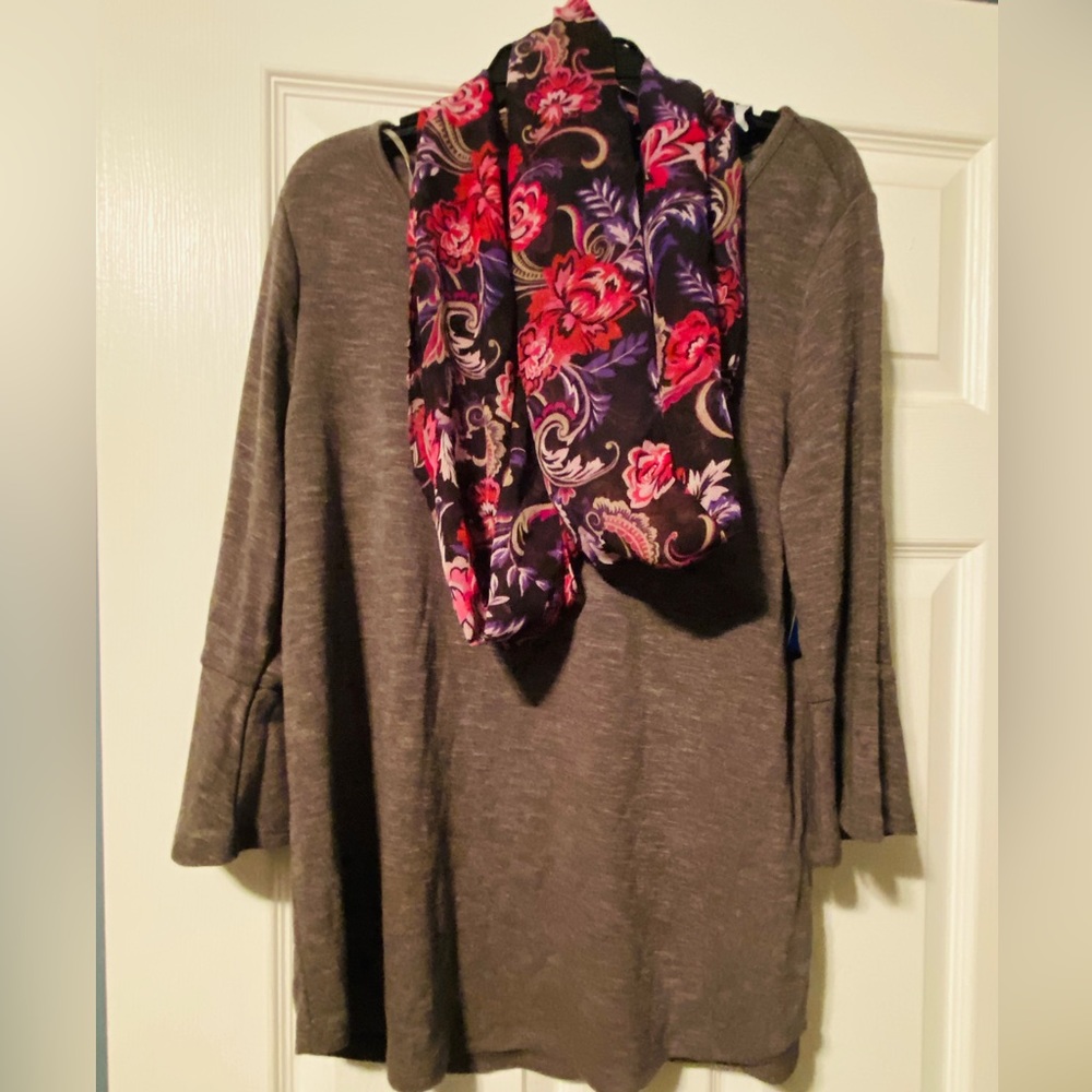 Apt. 9 3/4 length sleeve top with scarf PM